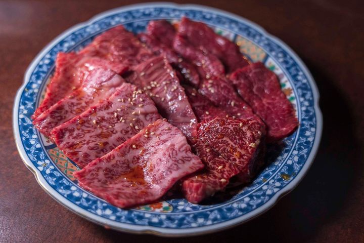 赤身の正肉皿（この日はザブトン、ミスジ、厚切りカイノミ、ウチモモ）。