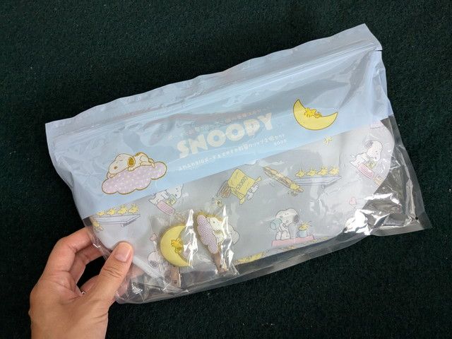SNOOPY ふわふわBIGポーチ＆すやすや前髪クリップのセット一式（ジッパー袋入り）