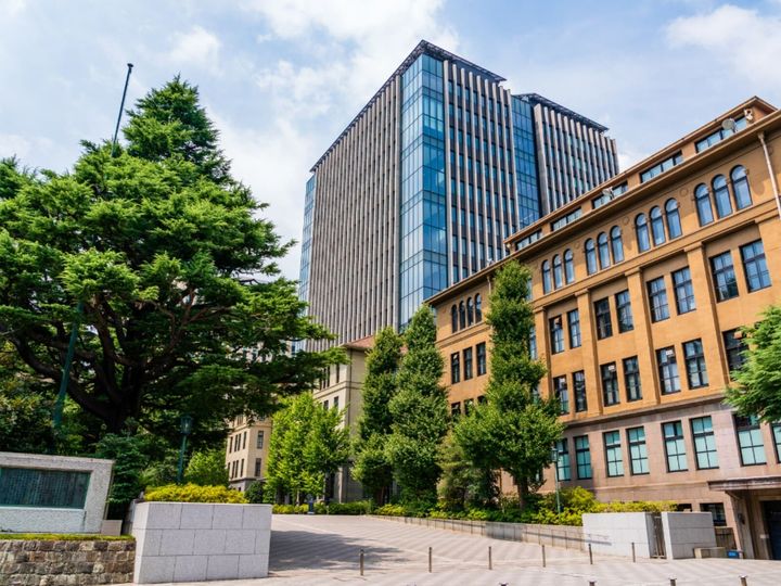 All About ニュース編集部は、全国の男女300人を対象に「学歴」に関するアンケート調査を実施しました。今回は、「いま高校生に戻るとしたら志望したいと思う大学」ランキングの結果を紹介します。2位は「早稲田大学」、では1位は？