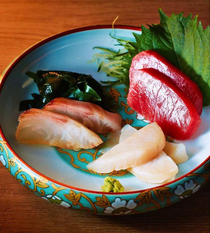 新富町『お刺身と小皿料理 小富』の「刺身三点盛り」