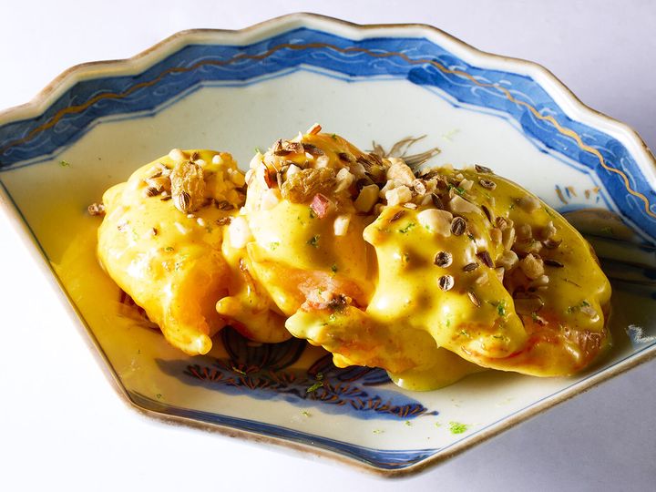 渋谷『立食 型破離』の「大海老とナッツ芒果（マンゴー）マヨネーズ和え」