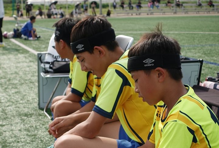 Umbro、サッカー用ヘッドバンド「プロテクトヘッドバンド」がキッズデザイン協議会会長賞を受賞！頭部への衝撃を緩和