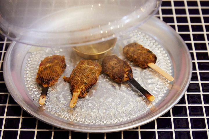 ブラックカルダモンのスモークを纏ったケバブバー