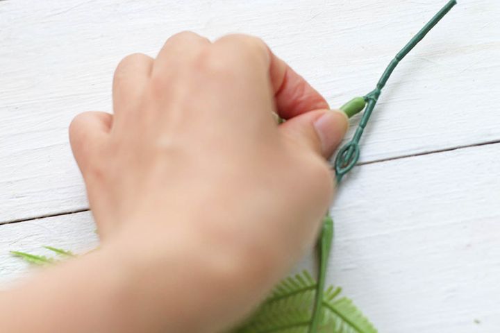 葉の向きを整える