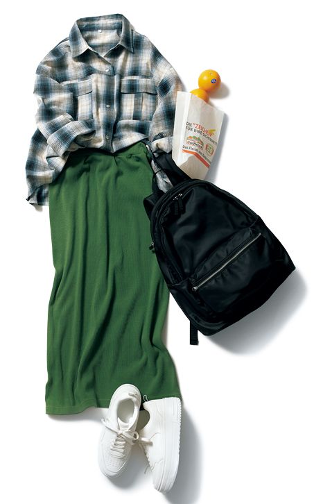 園へのお迎え…からのスーパーに駆け込みコーデは、ジーユーの靴やバッグで！ 秋のプチプラコーデ【最新号からちょっと見せ】の画像1