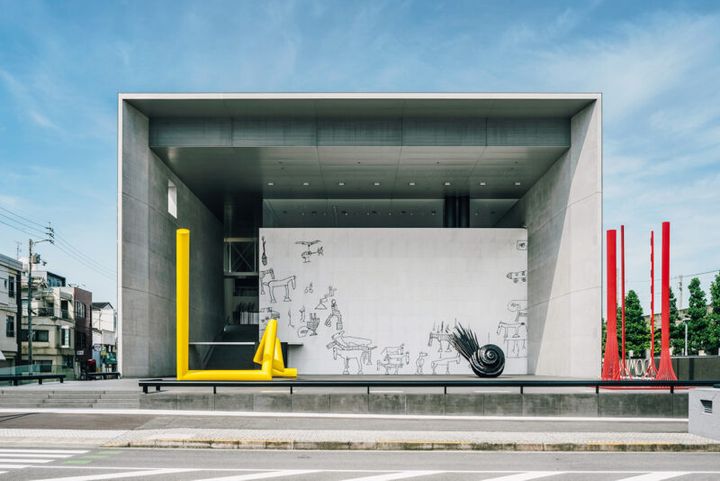 『大竹伸朗展 網膜』 場所：丸亀市猪熊弦一郎現代美術館（香川県） 開催：8月1⽇（金）～11月24⽇（月・休） 開館 ： 10:00～18:00（入館は17:30まで） 閉館 ：月曜⽇（ただし10月13⽇、11月3⽇、11月24⽇は開館）、10月14⽇、11月4⽇ 0877-24-7755 