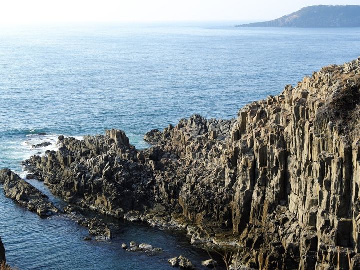 All About ニュース編集部が全国233人を対象に実施した「1人旅で行きたい温泉地」に関するアンケートの調査結果から、「1人旅で行きたい福井県の温泉地」ランキングを発表！ 2位「東尋坊三国温泉」を抑えた1位は？