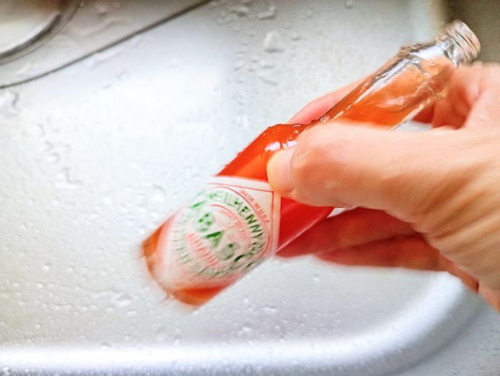 〈タバスコの瓶〉捨てちゃダメーーー！何本も集めたくなる意外な活用法＆細い口でもラクラク洗える裏ワザもチェック♪