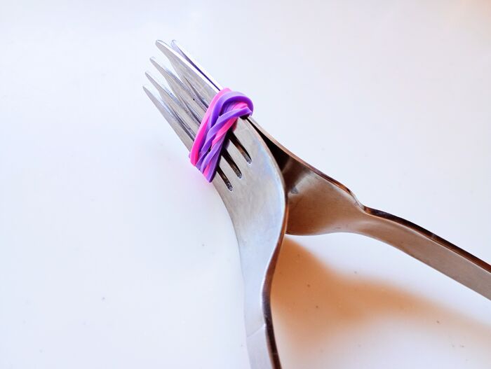 袋の口をしばるだけじゃない！『輪ゴム』の知られざる活用法。思わず試してみたくなりますよ♪