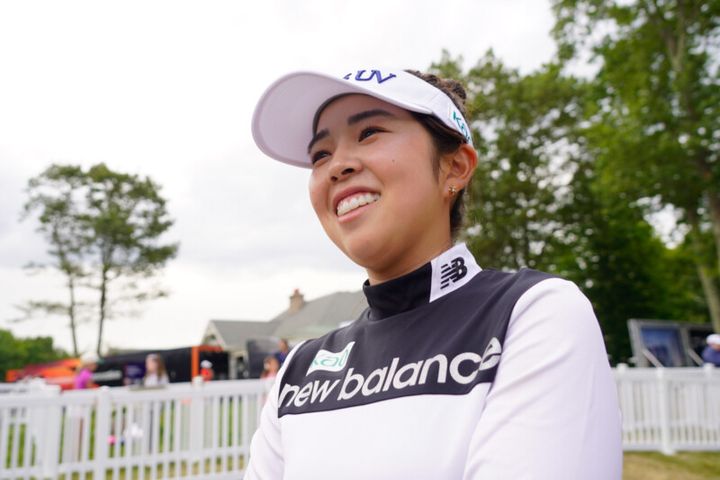 女子プロ、集中しすぎてハプニング！同伴者に平謝り