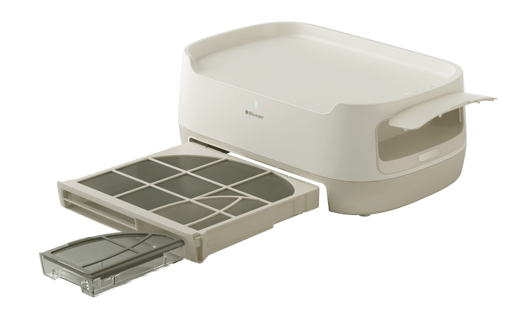 猫の寝るところが空気清浄器、一石二鳥にもほどがある