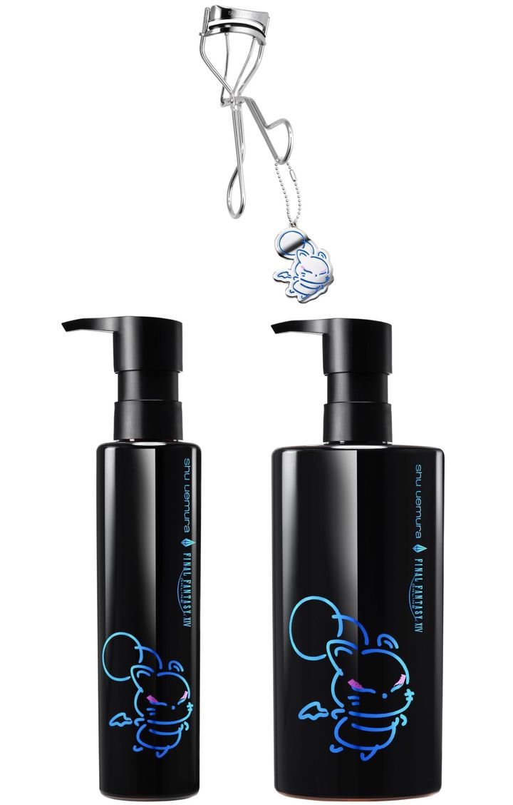 〈上〉アイラッシュカーラーW コレクション限定デザイン ￥3,300 〈下左から〉アルティム８∞ スブリム ビューティ クレンジング オイルn 150ml ￥6,270、450ml ￥15,400（すべて10月23日より公式オンラインショップ・表参道旗艦店先行、10月24日より伊勢丹新宿・阪急梅田・名古屋高島屋・イセタン ビューティ オンライン・阪急ビューティーオンライン、10月31日より全国限定発売）