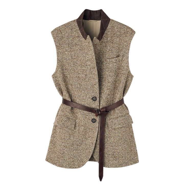 ベルト付きスリーブレスジャケット ￥660,000／BRUNELLO CUCINELLI