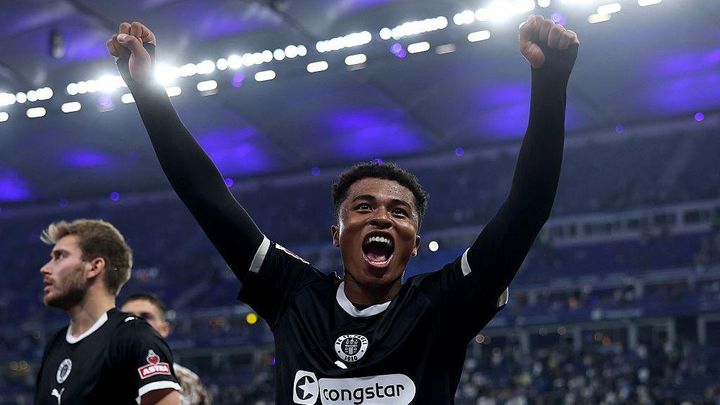 23歳日本代表MF所属のクラブは、「歌舞伎町」みたいな場所にある…「そう聞くと行きたい」「そればかりイメージしちゃう」