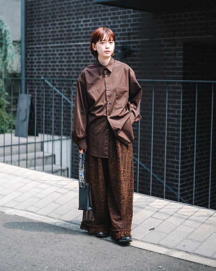 秋のはじまりは“ブラウン”が着たい。上級者のハイセンスなトレンド色コーデ5選【TOKYO SNAP】