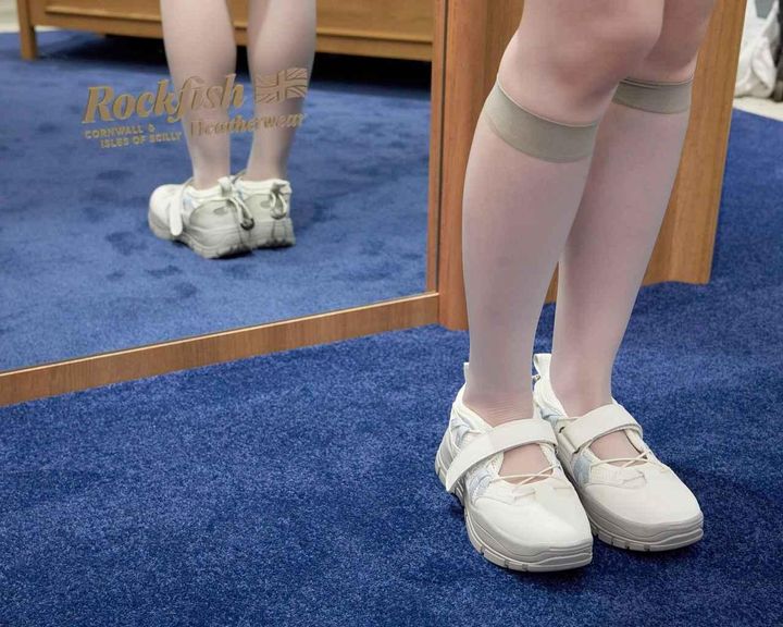 画像: BRYN VELCRO SNEAKERS（MESH) ￥17,600