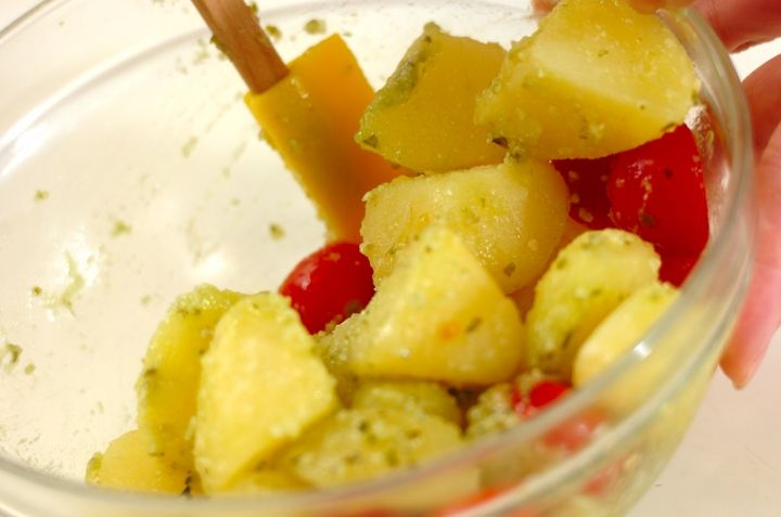 ソースや料理に活躍！バジルチーズ和え 大量消費にも by保田 美幸さんの作り方3