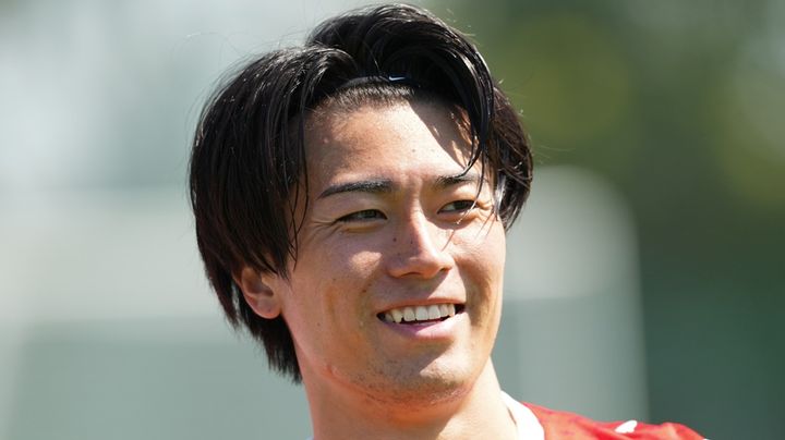 25歳日本代表FW、フランス2部でついに試合復帰か 集合写真の笑顔も話題