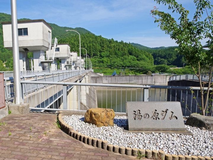 雄大な景色に溶け込み、私たちの生活を静かに見守るダム。All About ニュース編集部が実施した「ダム（中国・四国地方）」に関するアンケートの調査結果から、「好き＆行ってみたい山口県のダム」ランキングを発表します。2位「湯の原ダム」を抑えた1位は？