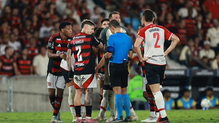 「絶対に許さない」名門チームの指揮官が審判に激怒「試合の主役になりたがっていた」