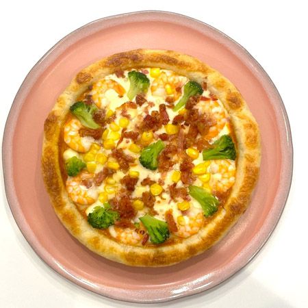 ジャガイモを練りこんだ新食感の高品質冷凍ピザ「フォカッチャディッシュピザ」発売！