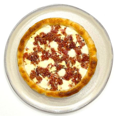 ジャガイモを練りこんだ新食感の高品質冷凍ピザ「フォカッチャディッシュピザ」発売！