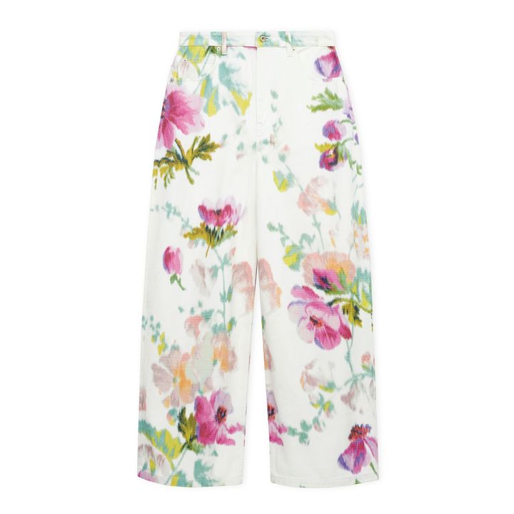 パンツ ￥162,800／LOEWE