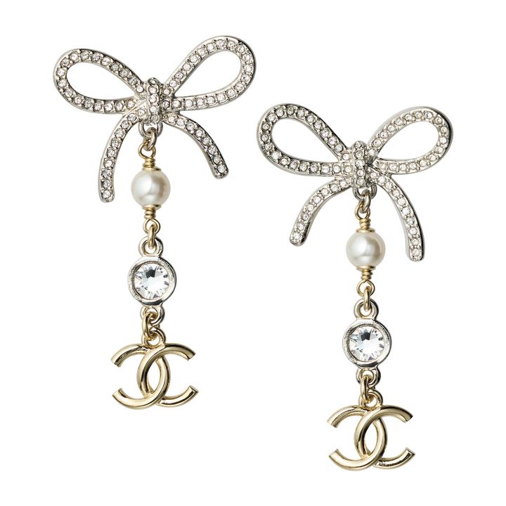 ピアス ￥143,000（予定価格）／CHANEL