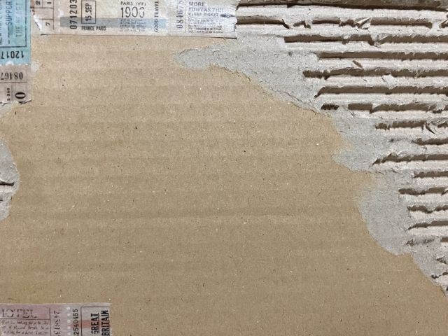 ダンボールをマスキングテープで補強