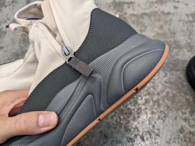 サイドファスナー防水ブーツのソール