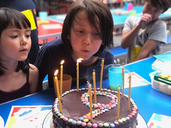 プレゼントや食事より「みんなでいっしょに遊ぶ」がメインの、ドイツのお誕生日会。だから親も気楽で、たくさん招待しても苦にならないのです【タベコト in Berlin・108】の画像3