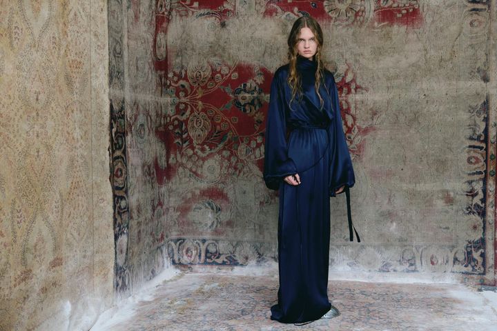 「マチルド」シルクシャルムーズドレス。