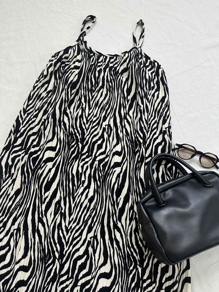 画像: ゼブラキャミワンピ
