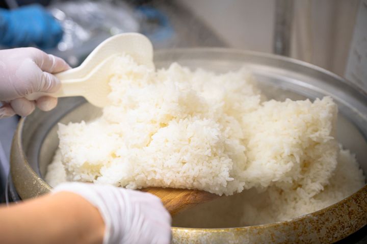 大野屋精米店のガス釜でご飯が炊ける様子