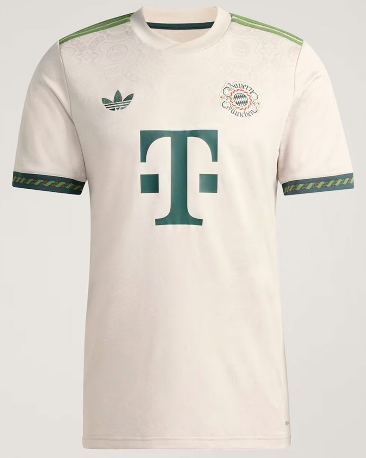 日本代表所属のドイツ名門に「世界最大のビール祭り」を祝う“美しきユニフォーム”が登場！