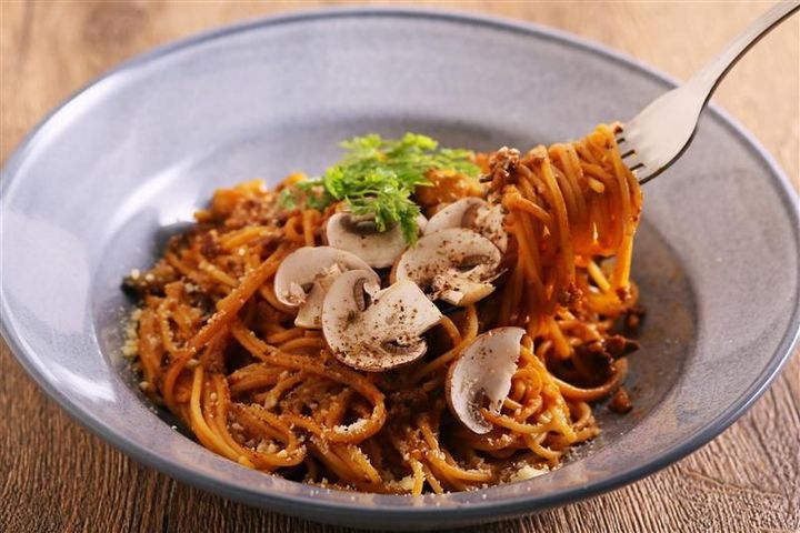 ココノハ 「茄子とマッシュルームの八丁味噌ボロネーゼ」1520円