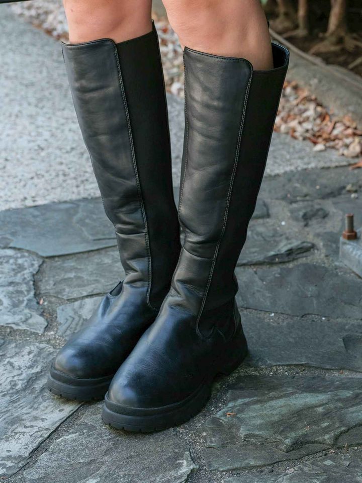 画像: Ray BEAMSのロングブーツで秋を先取り。