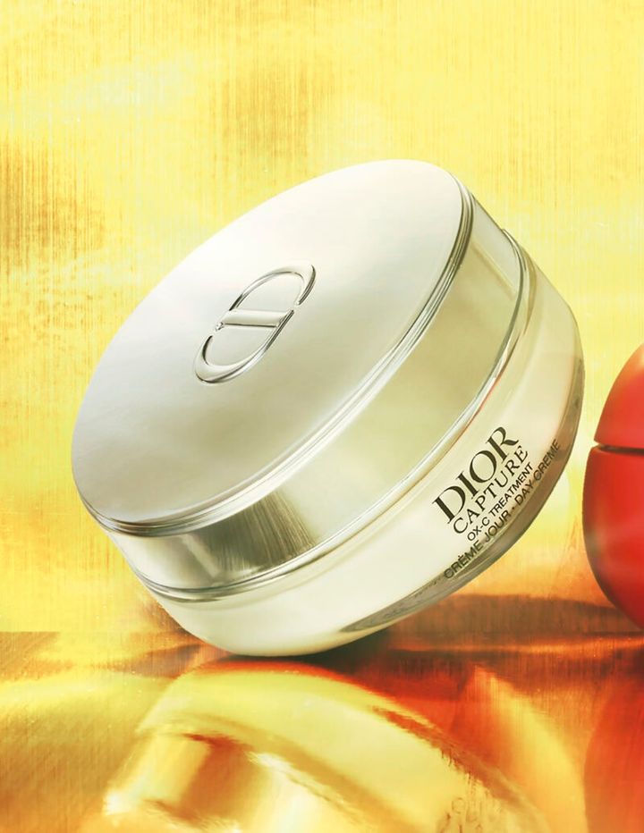 細胞の酸素運搬に着目したクリーム。若々しい肌印象にシフト！ ディオール カプチュール クレーム 50mL 1万7270円（パルファン･クリスチャン･ディオール）※8月1日発売