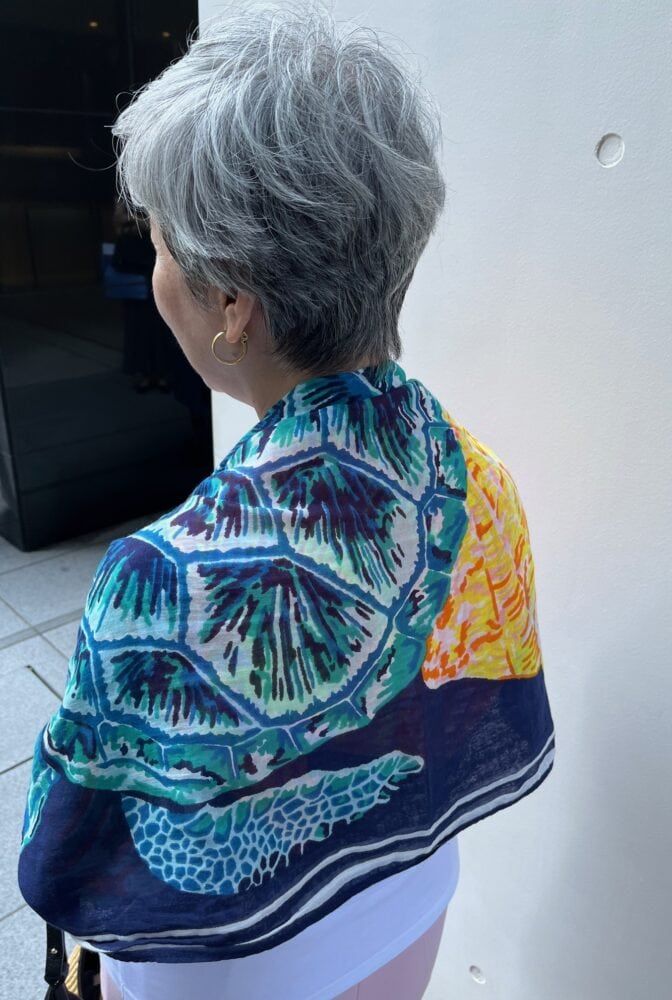 ストールはイヌイエディションズ