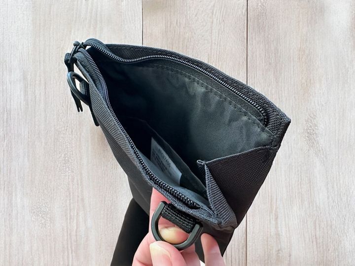 マチがあるので大きく開く