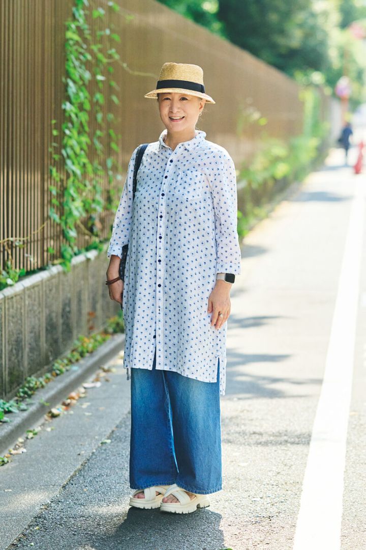 ゆるやかな空気感が漂うナチュラルな装い
