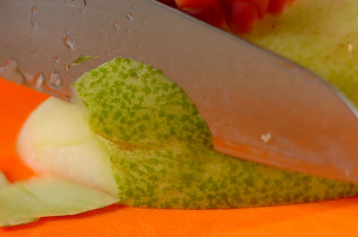 冬瓜と豆腐のみそ汁の下準備1