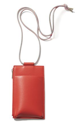 トレTとツヤっとパンツにジレを重ねてちょっぴりモードに！ 秋のプチプラコーデ【最新号からちょっと見せ】の画像6