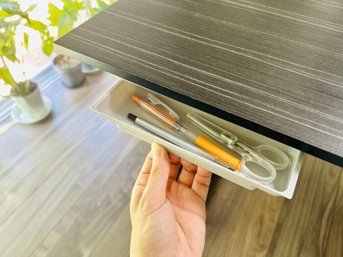 100均で1000円買う人が「絶対買って欲しい〈すき間収納〉グッズ3つ」！え、そんなトコロに…！？