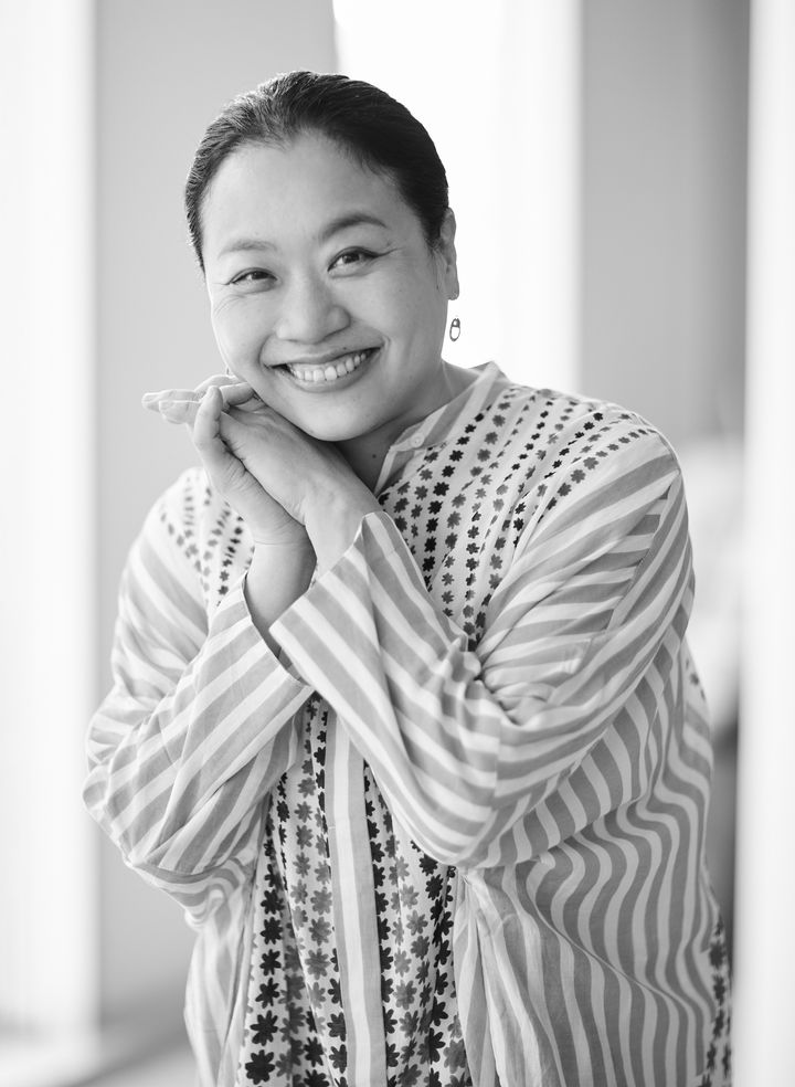 トークでもロケ番組でも、独特のおもしろさを放っている芸人のいとうあさこさん。今月、1年ぶりに俳優として所属している劇団の演劇の舞台に立つとのこと。芝居への思いや、今の年齢で改めて思うことなどを伺いました。