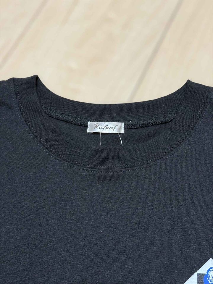 画像: 合わせやすいクルーネック