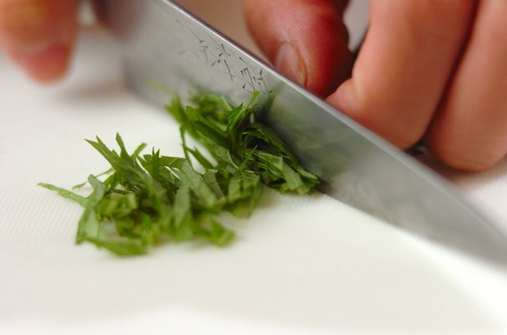 さっぱり！キュウリの大葉胡麻和えの下準備2