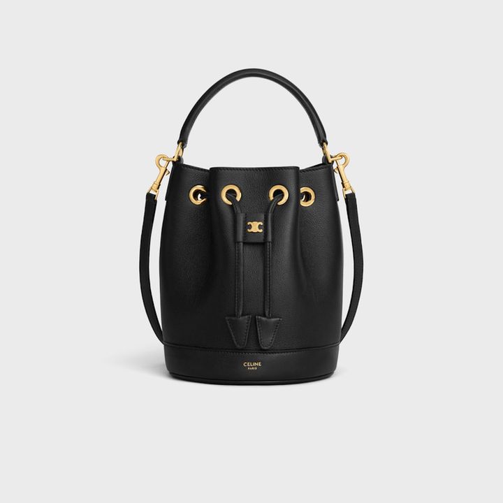 ティーン バケット クララ ￥341,000（予定価格）／／CELINE（セリーヌ ジャパン TEL 03-5414-1401）Photo _ Courtesy of CELINE