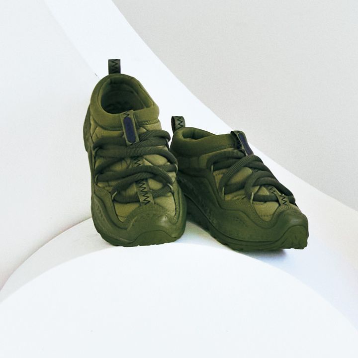 オラプリモ¥18,700／ホカ（デッカーズジャパン）