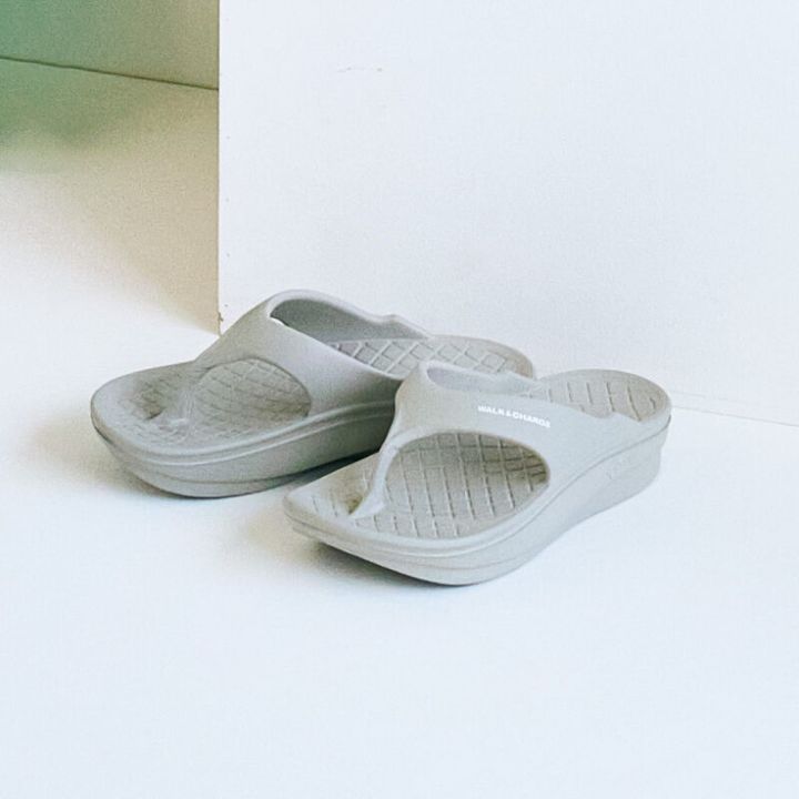 フリップフロップ2.0¥9,020／リグ フットウェア（メスタ）